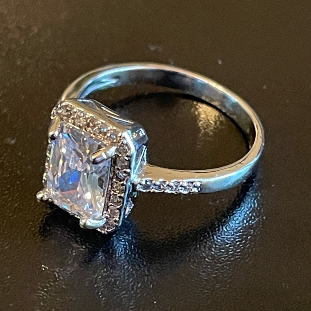 White rhinestone silver plated CZ ring - Picture 3 of 9